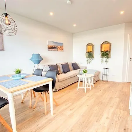 - Haus D, App 0d0703 아파트